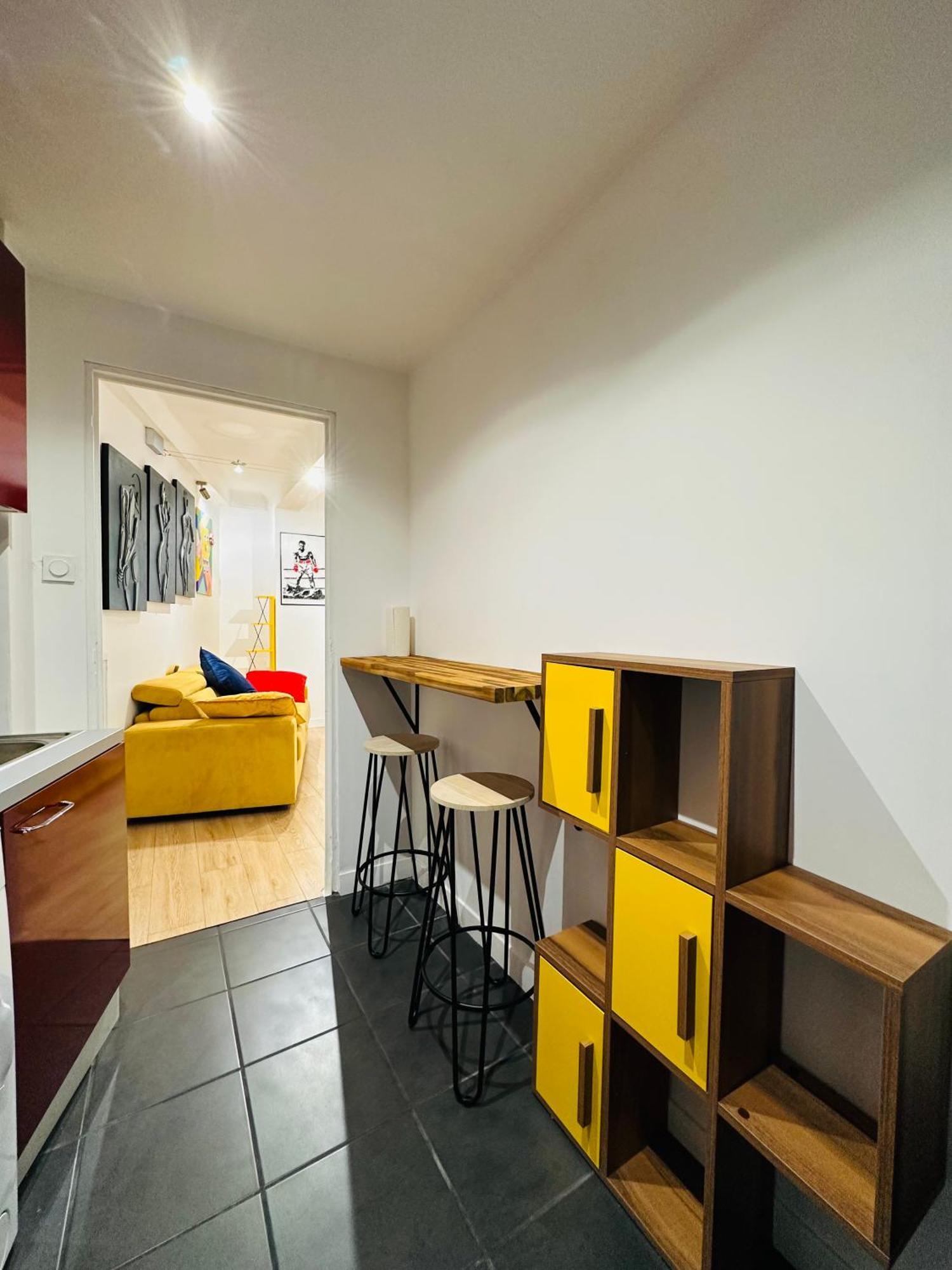 Pop Appart Appartement Artiste Configure En Galerie Dart A 200 M Du Centre Ville Avec Parking Prive Et Securise Gratuit Dans Copropriete 아비뇽 외부 사진