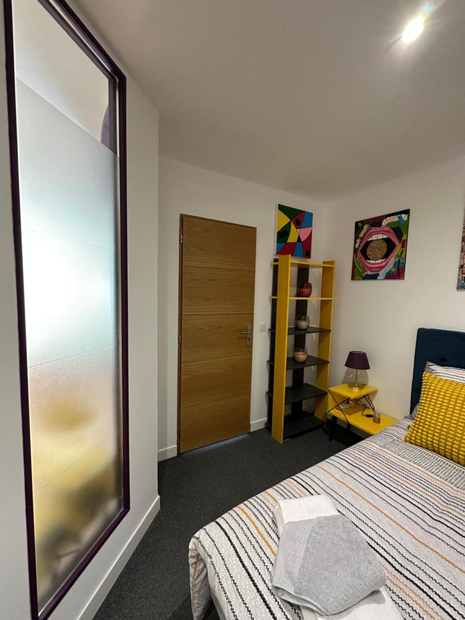 Pop Appart Appartement Artiste Configure En Galerie Dart A 200 M Du Centre Ville Avec Parking Prive Et Securise Gratuit Dans Copropriete 아비뇽 외부 사진